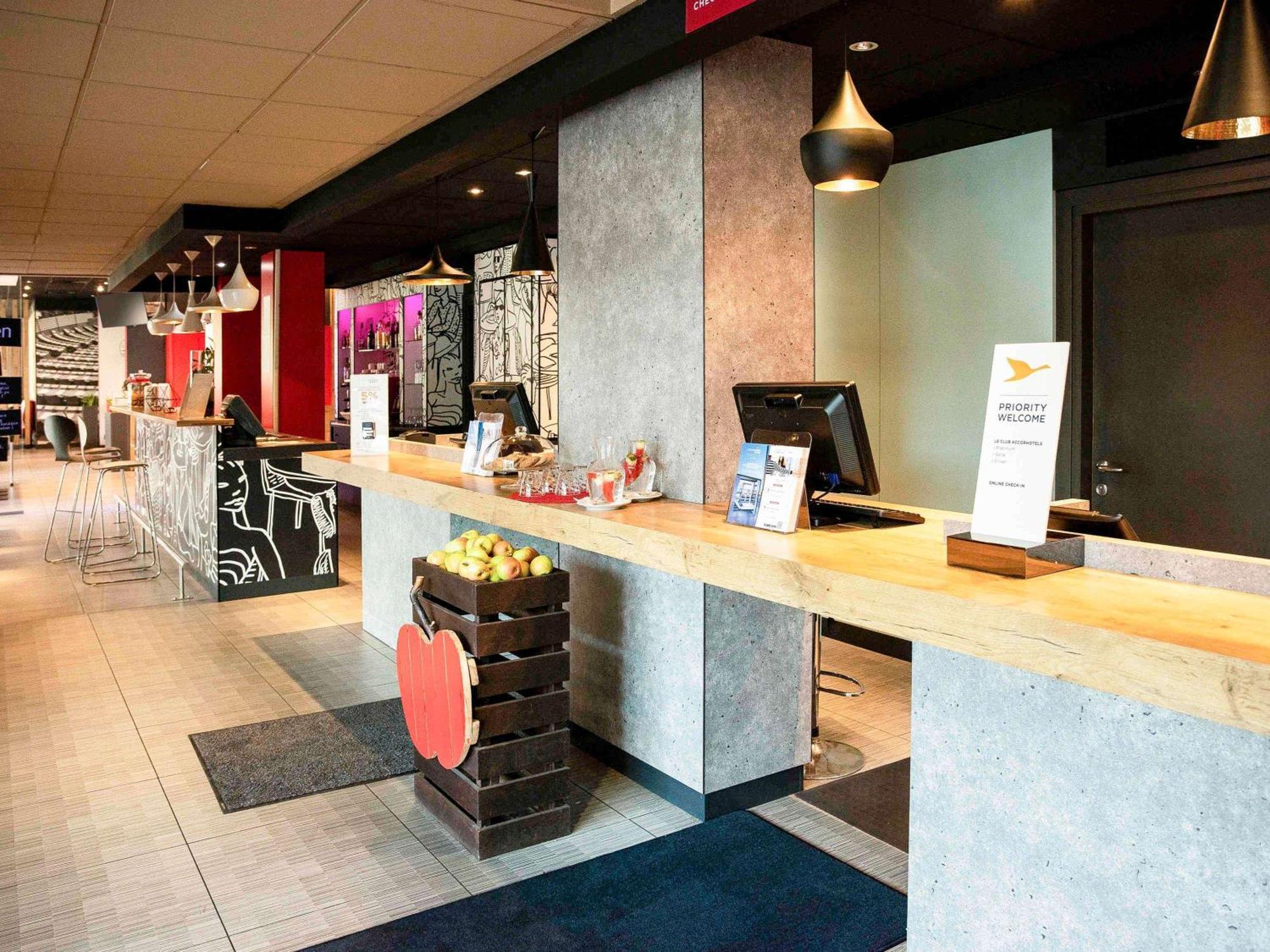 Ibis Poznan Stare Miasto Exterior foto